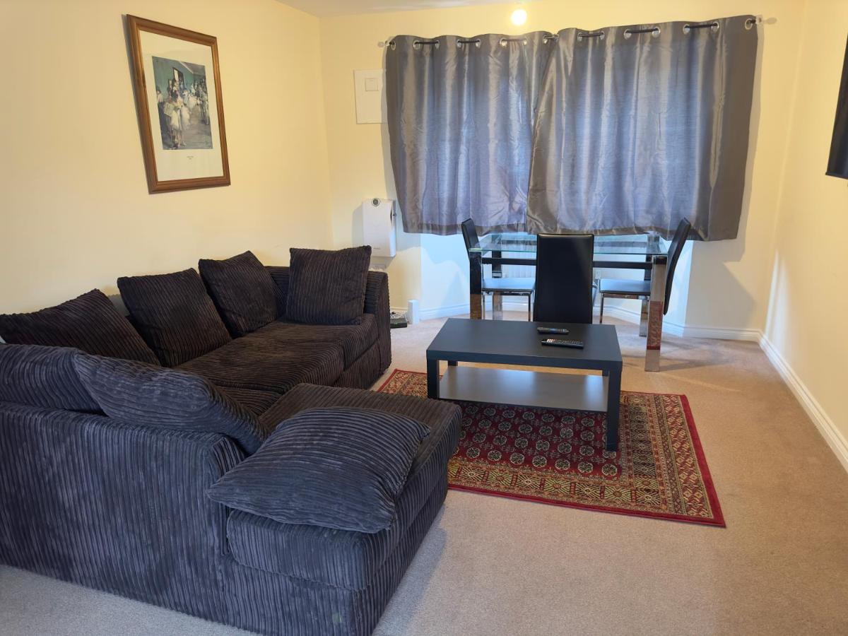 Lovely 2 Bedroom Family Holiday Home Thamesmead  Exteriér fotografie